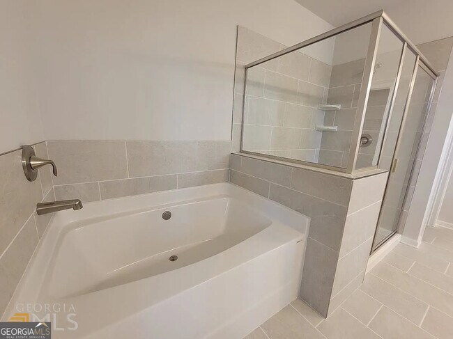 Building Photo - 604 Cunninghame Ct