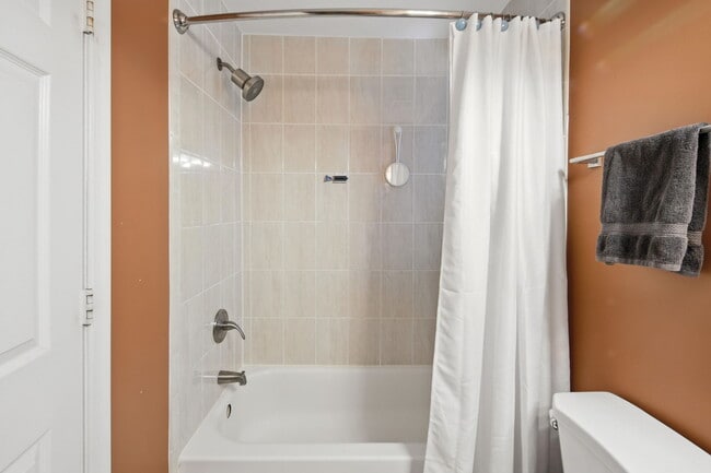 Building Photo - 1340 W St NE