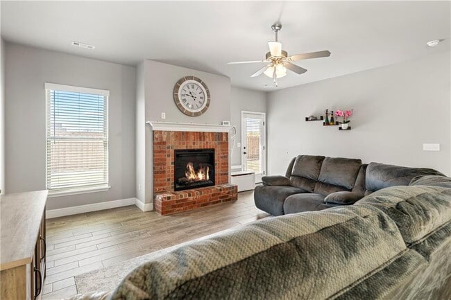 Building Photo - 2041 Tallgrass Ter