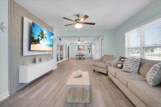 Building Photo - 115 Leland St SE