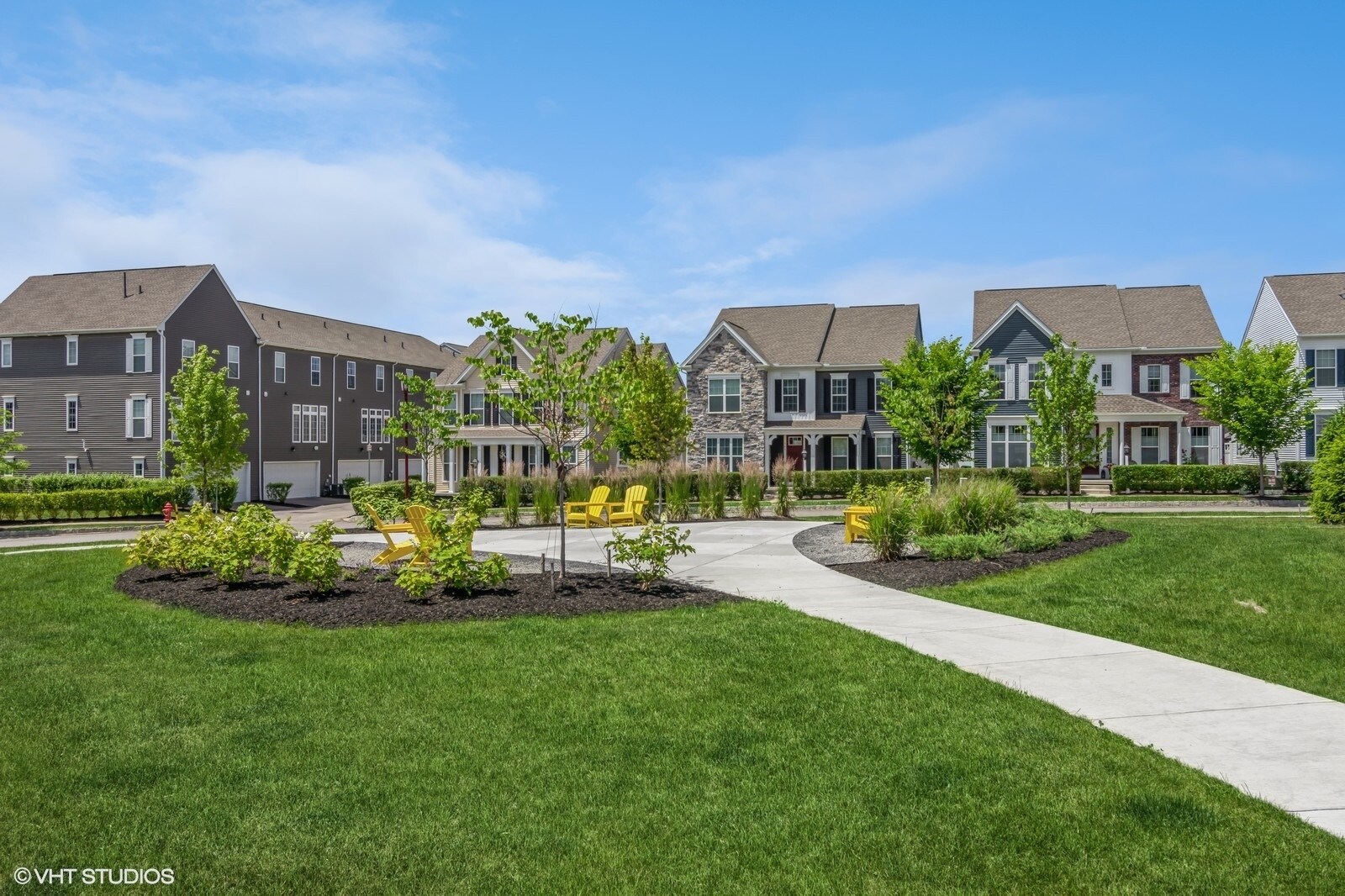 Building Photo - 701 Halcyon Ln