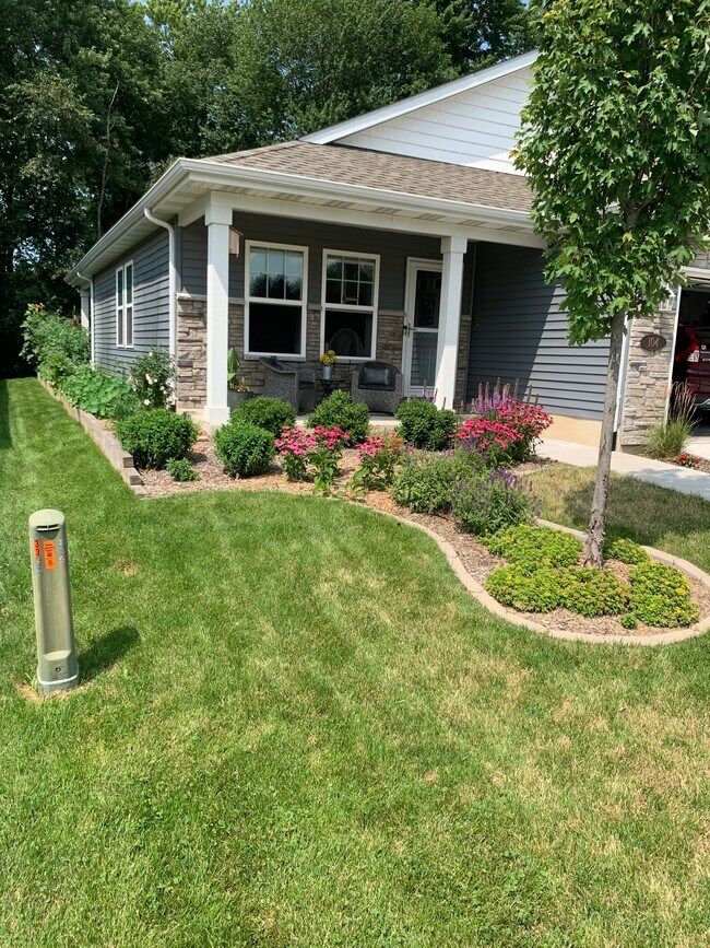 Building Photo - 104 Emerald Dr