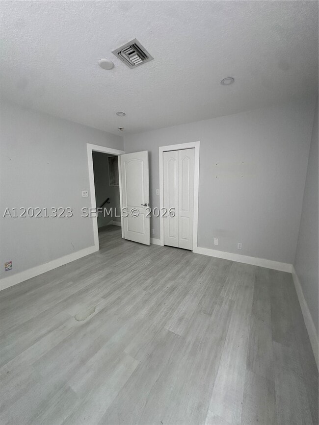 Building Photo - 354 Mallard Dr