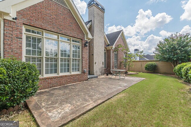 Building Photo - 203 Prestwick Way N