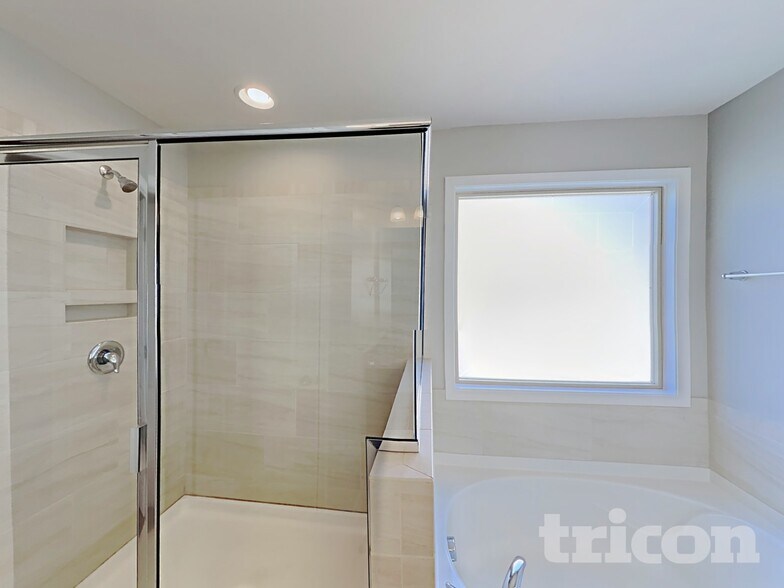 Building Photo - 7553 Poplar Meadow Ln