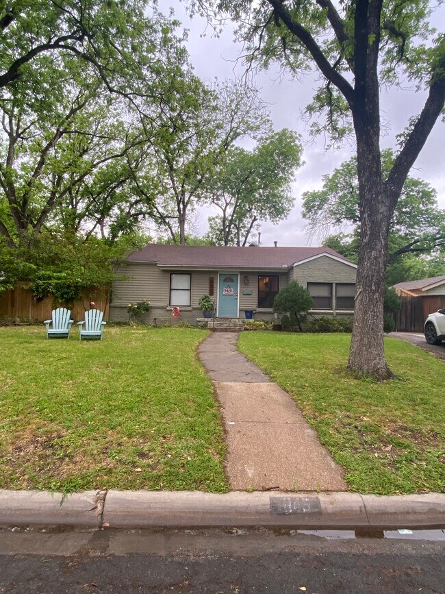 Primary Photo - 845 Northwood Rd