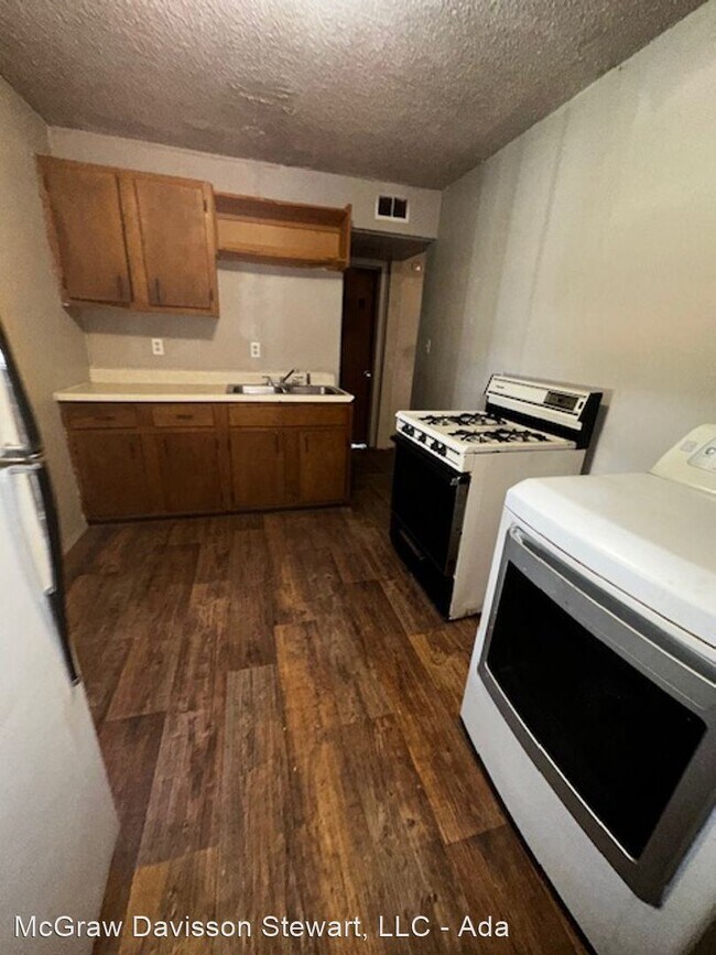 Building Photo - 1 br, 1 bath House - 508 1/2 E 16th