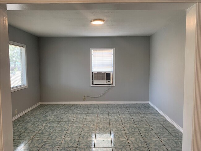Building Photo - 4542 Helen St