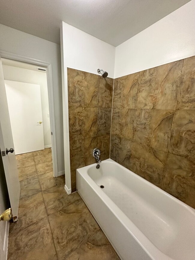 Building Photo - Charming 3 Bedroom Home in Apopka!