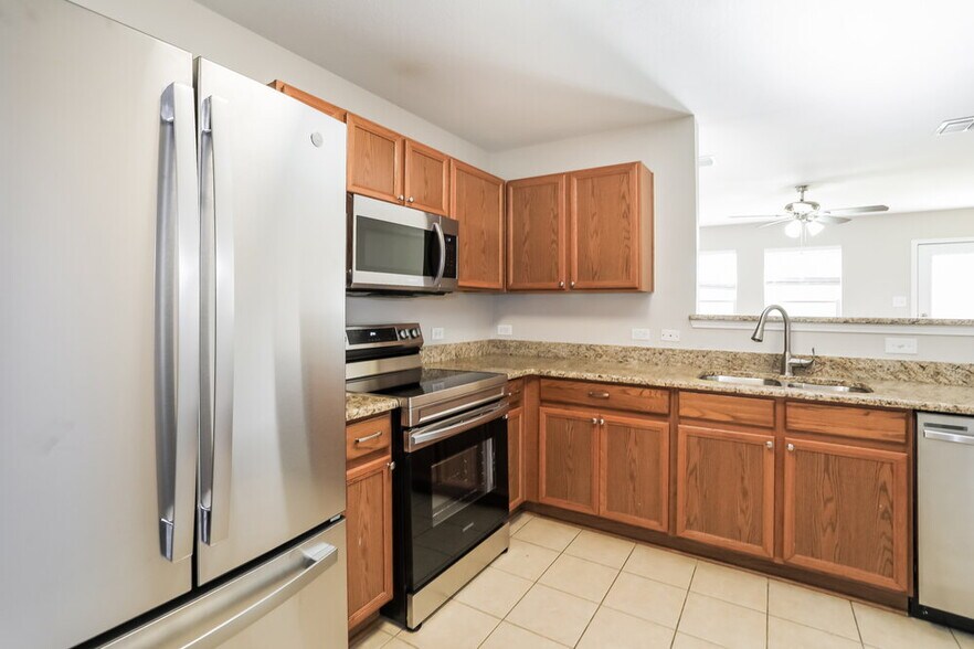 Building Photo - 1428 Waterford Dr