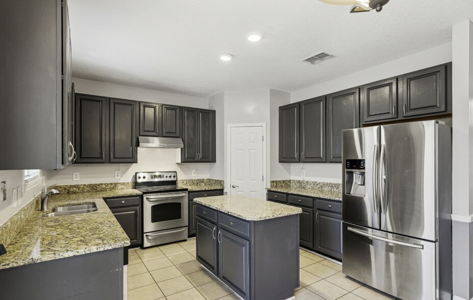 Building Photo - 1601 Majestic View Ln