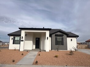 Building Photo - 702 Cedar Hl Dr