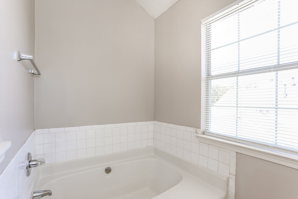 Building Photo - 5516 Wellborn Creek Dr