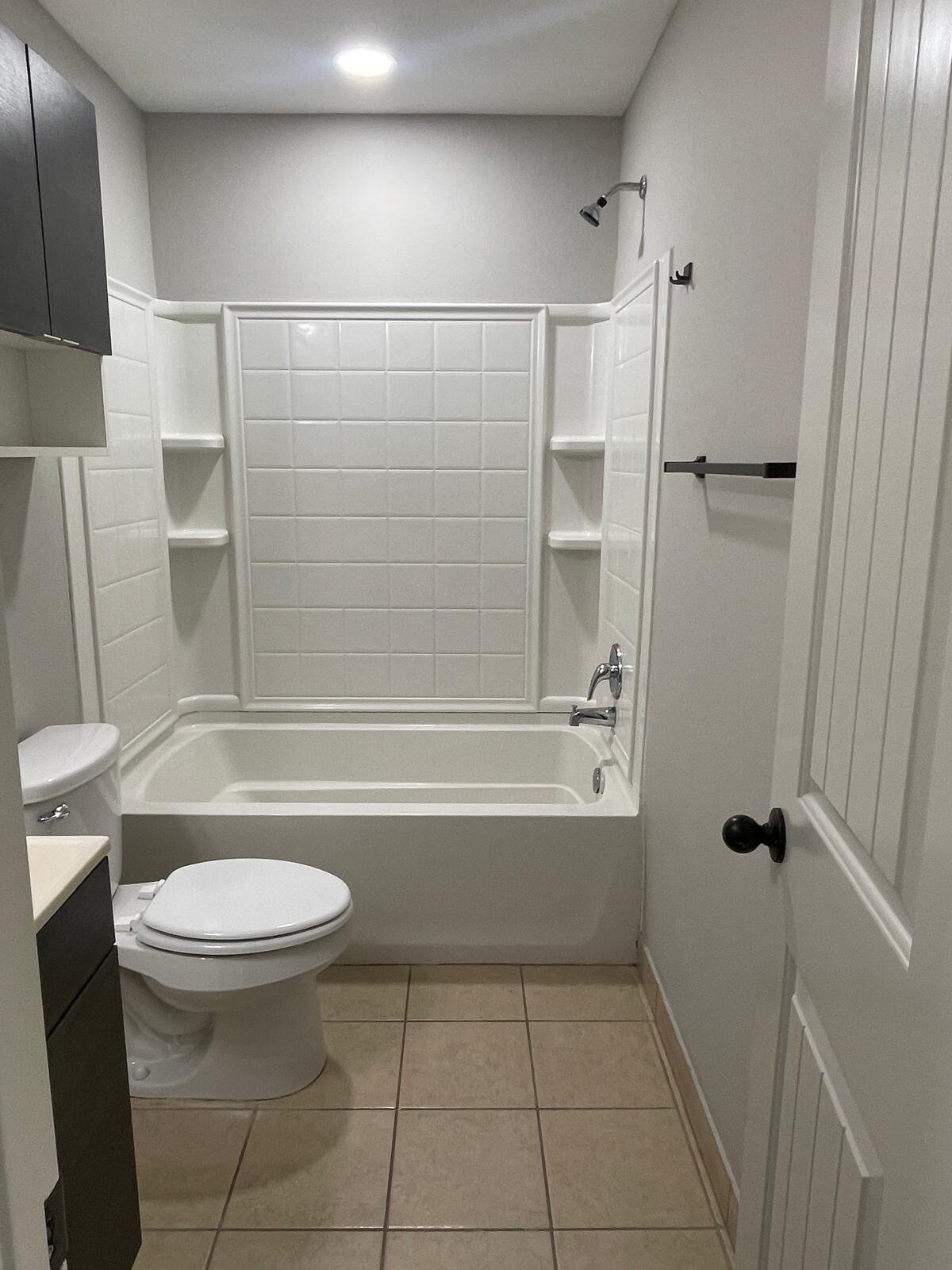 Building Photo - 406 E 3rd St