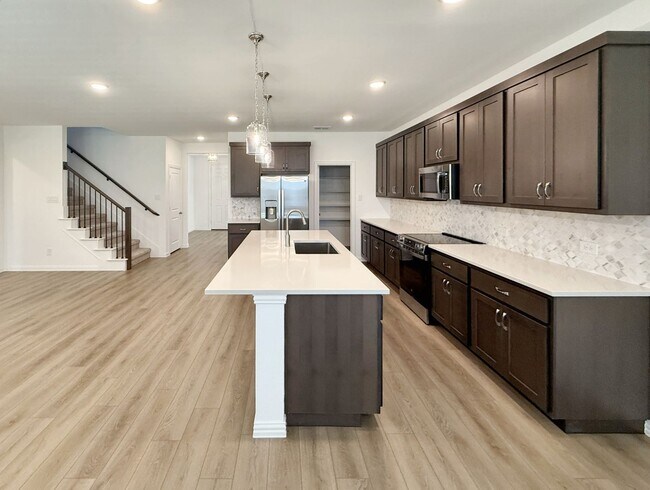Building Photo - Elegant New Build in Princeton with Pool, ...