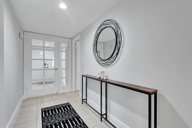 Building Photo - 12641 Westhampton Cir