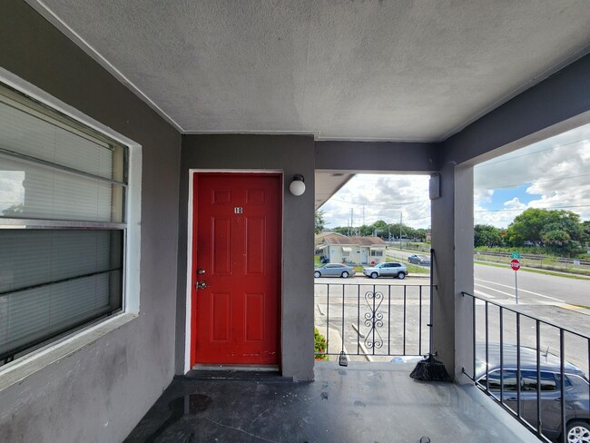 Building Photo - 1025 13th St