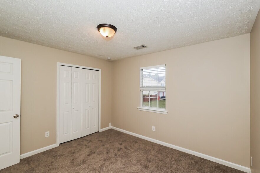 Building Photo - 5599 Rock Shoals Way