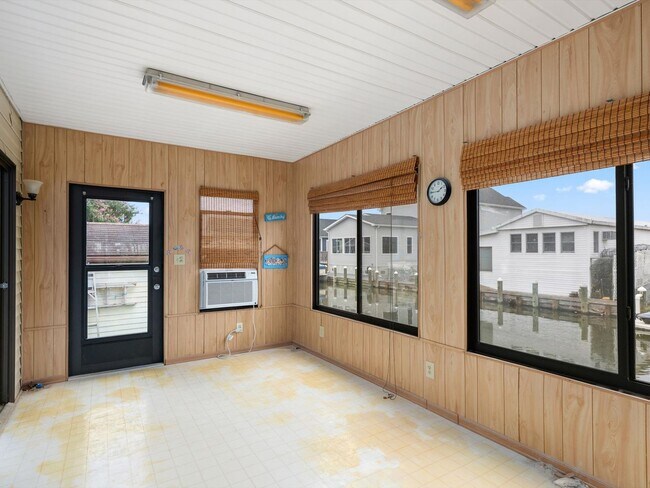 Building Photo - 36999 Blue Bill Dr