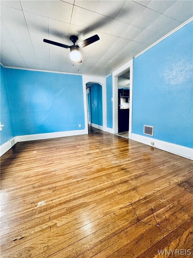 Building Photo - 354 Shepard Ave