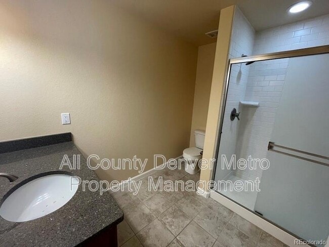 Building Photo - 5014 Everett St