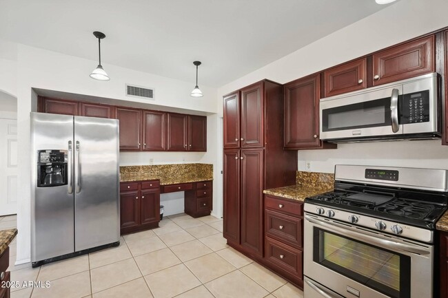 Building Photo - 18012 N 55th St
