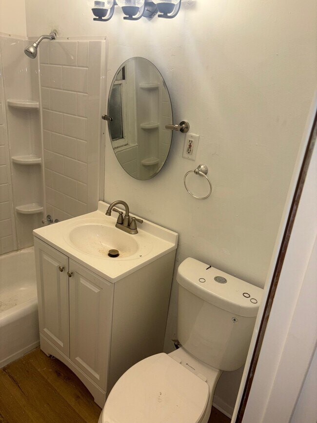 Building Photo - 5754 N 65th St