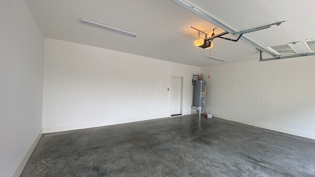 Building Photo - 335 Sophia Rain Dr