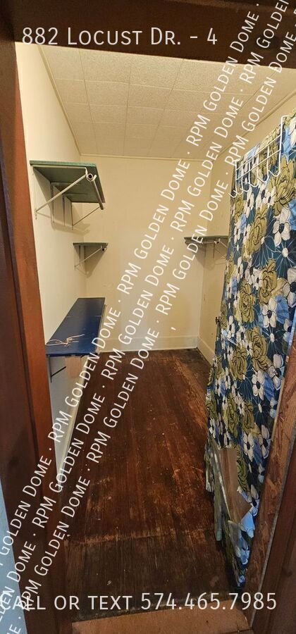 Building Photo - 882 Locust Dr