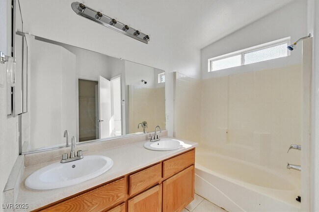 Building Photo - 4935 Stormy Ridge St