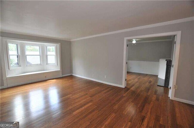 Building Photo - 6851 Roswell Rd