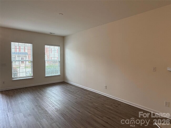 Building Photo - 6918 Creft Cir