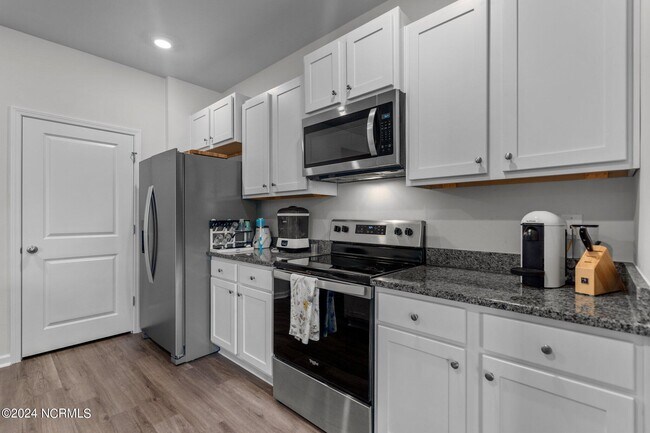 Building Photo - 1561 Pleasant Holw Ct SE
