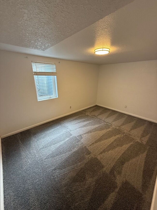 Building Photo - Lansing27