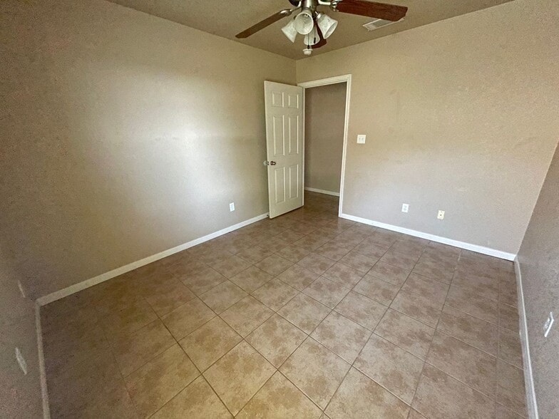 Building Photo - 1210 Powder River Dr