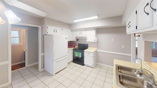 Building Photo - 5524 Annandale Dr