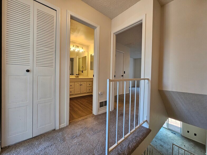 Building Photo - 4253 Baytown Dr