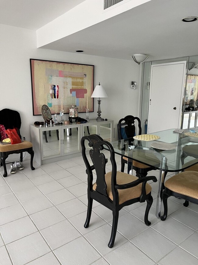 Building Photo - 2773 S Ocean Blvd