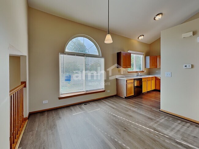 Building Photo - 2 Hastings Ct