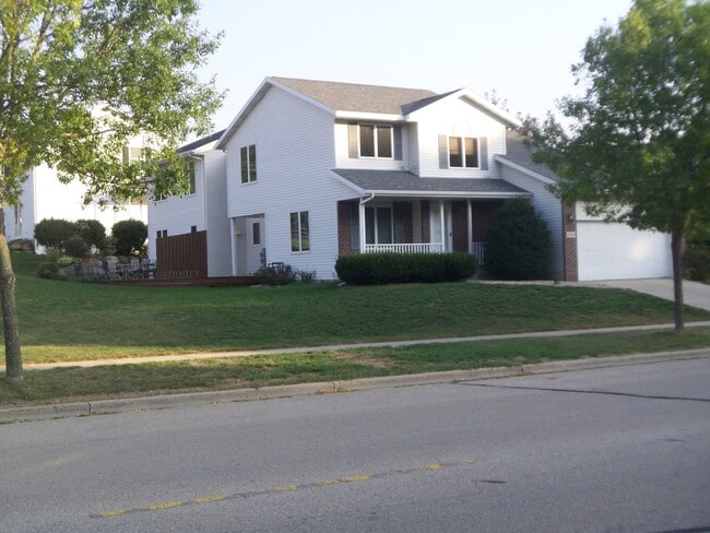 Building Photo - 6067 Cottontail Trail