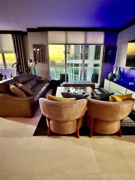 Building Photo - 347 N New River Dr E