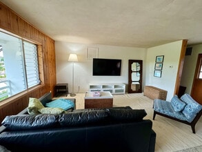 Building Photo - 4000 Highland Dr