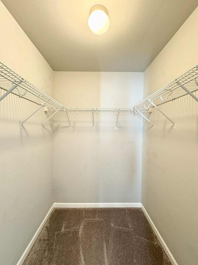 Building Photo - Move-In Ready 2 Bedroom, One Story Home – Convenience Meets Comfort!