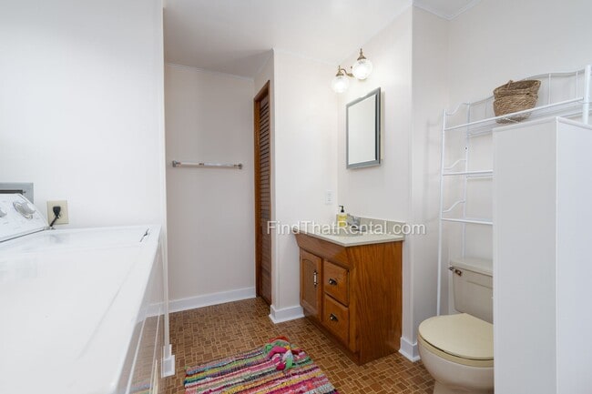 Building Photo - Downtown Carlisle Beautifully Renovated Pet Friendly Historic House with Fenced Yard and off stre...