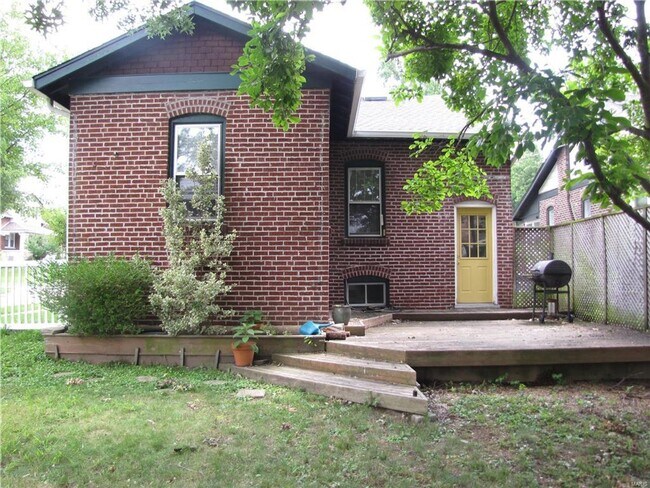 Building Photo - 1313 Claytonia Terrace
