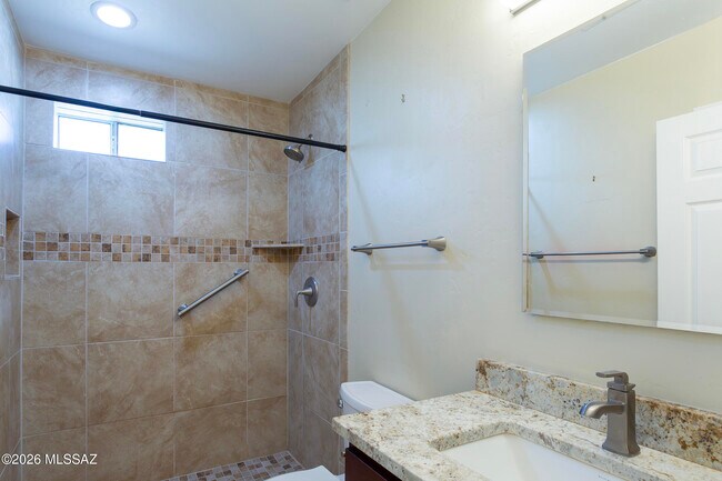 Building Photo - 290 Via Mantaraya