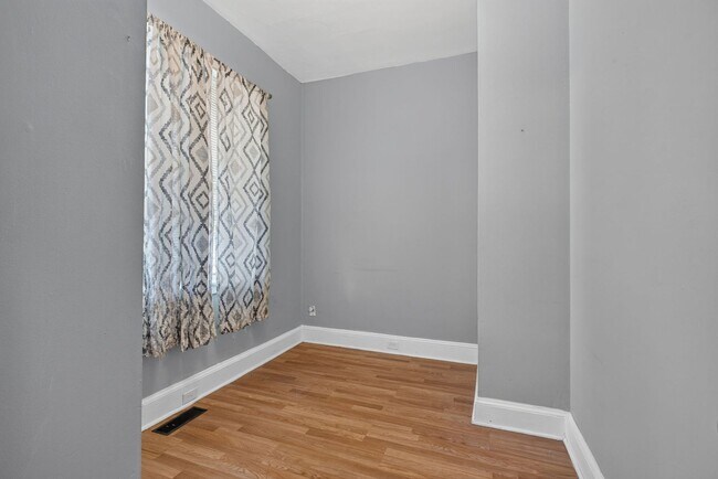 Building Photo - 349 51st St