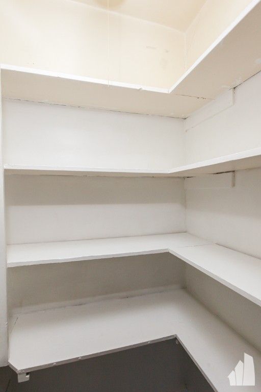 Building Photo - 1446 W Byron St