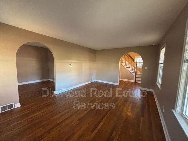 Building Photo - 3600 Grand Ave