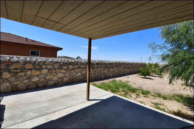 Building Photo - 741 Nuevo Desierto Dr
